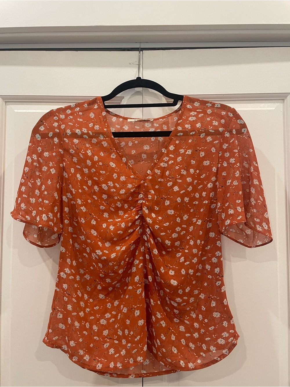 Array Rust Floral Ruched V-Neck Blouse